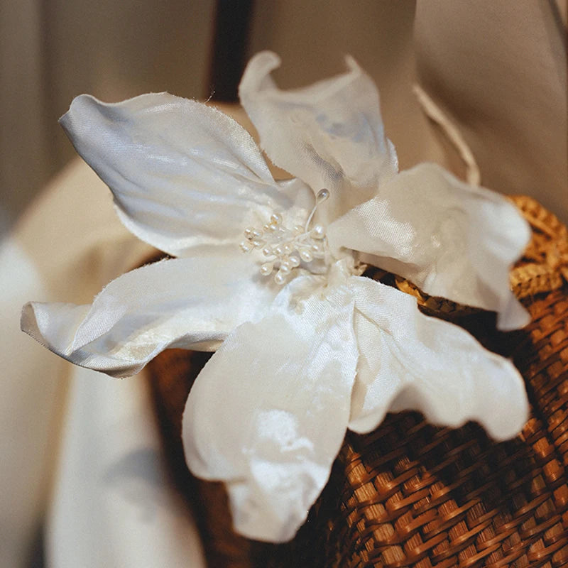 Handmade Satin Petal Hairpin Side Bride Wedding Headwear Studio Photography with Makeup Dress Accessories